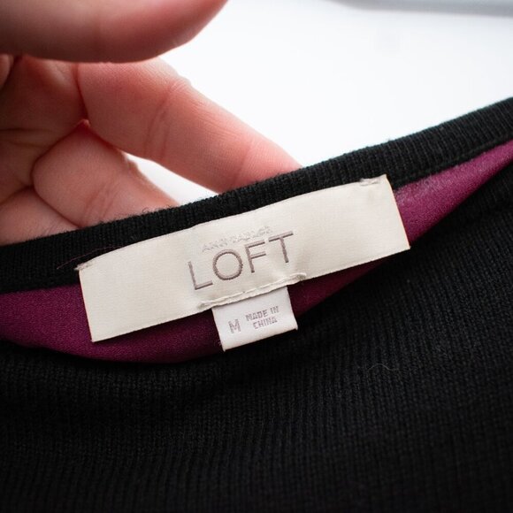 Loft Women's Size Medium Boat Neck Back Printed Geo Pleated Sweatshirt Black Red - Picture 3 of 8